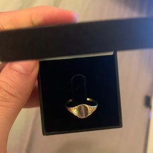 Solid yellow 9k gold signet ring 5